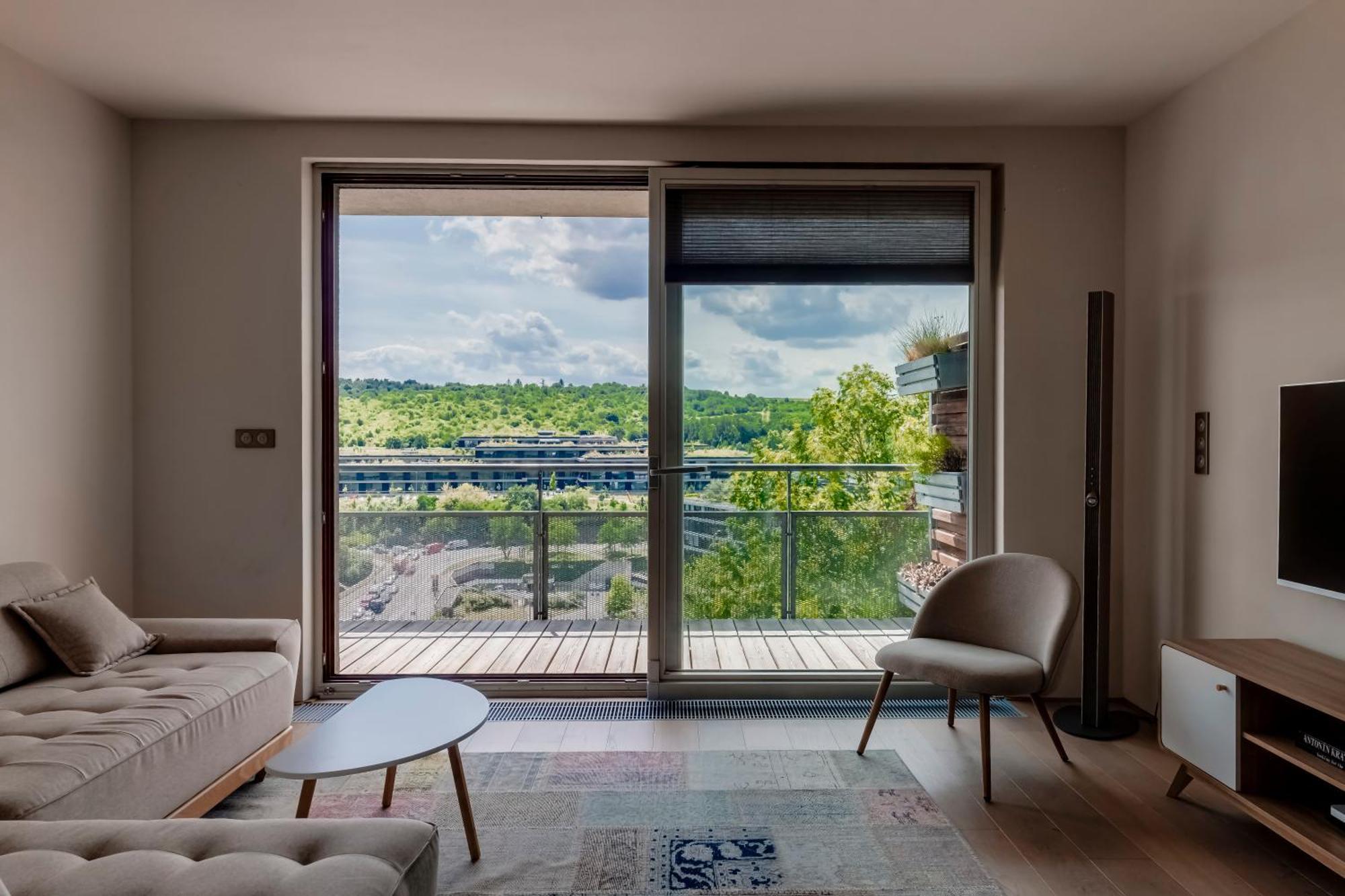Moderni S Terasou, 2 Loznice, Parkovani V Cene, Blizko Metra, 15 Min Do Centra Apartamento Praga