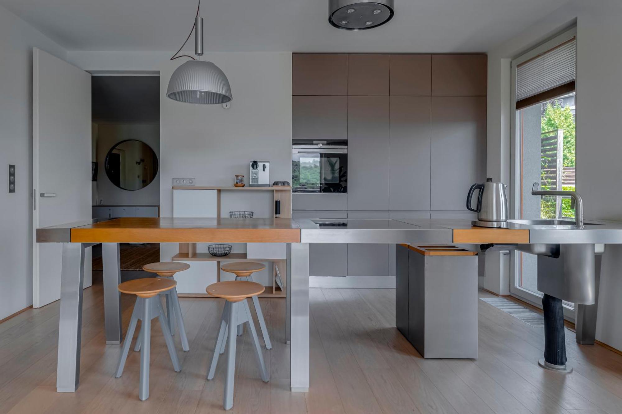 Apartamento Moderni S Terasou, 2 Loznice, Parkovani V Cene, Blizko Metra, 15 Min Do Centra